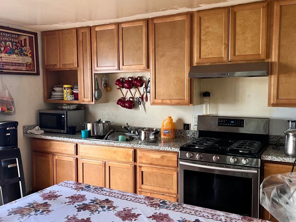 2nd image of 6984 Center St