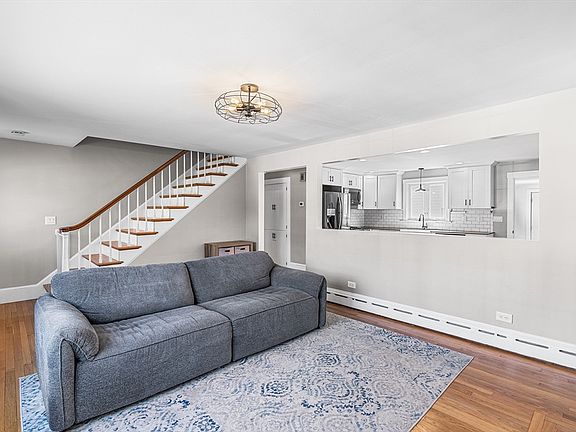 4th image of 48 Tremont St