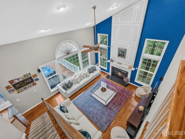 15 McGinnis St, East Brunswick, NJ 08816