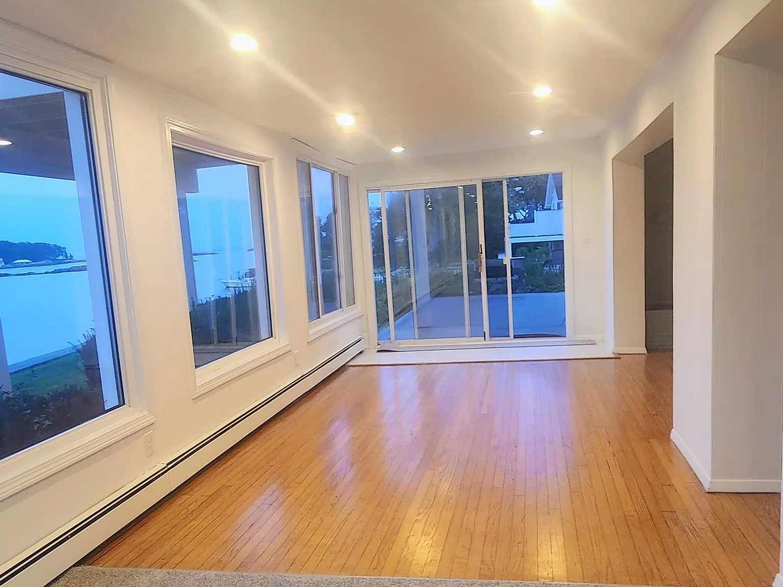 2 bed, 1200 sqft, $3,900 — Photo 3