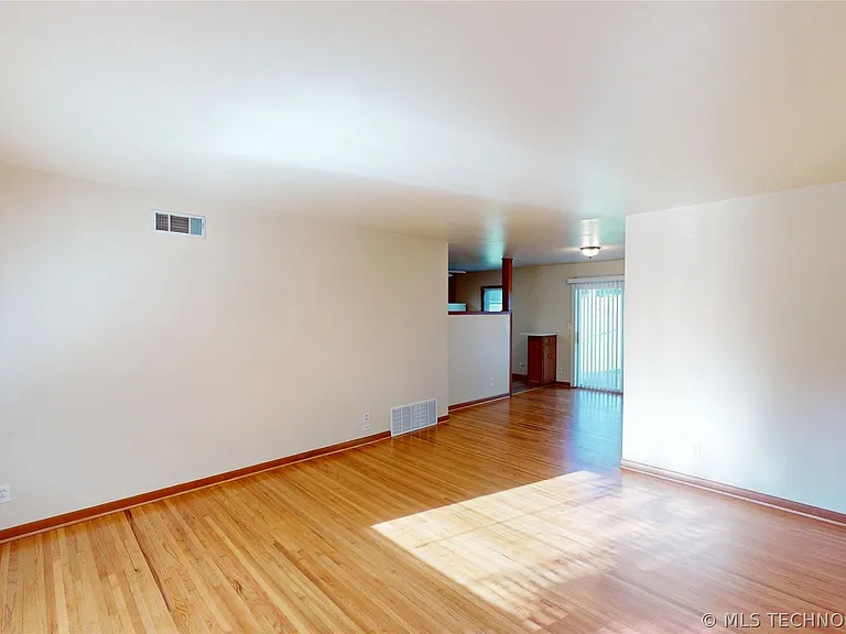 4103 S 38th West Ave — Photo 3