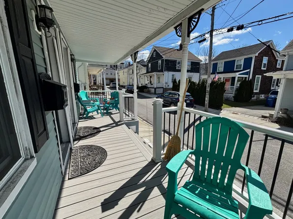 16 Grafton St, Newport, RI 02840