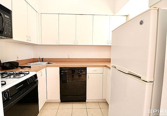 4th image of 342 W 47th St APT 5R