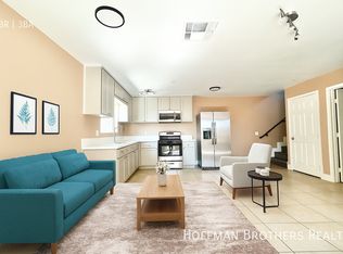 1045 E 20th St #1045, Los Angeles, CA 90011