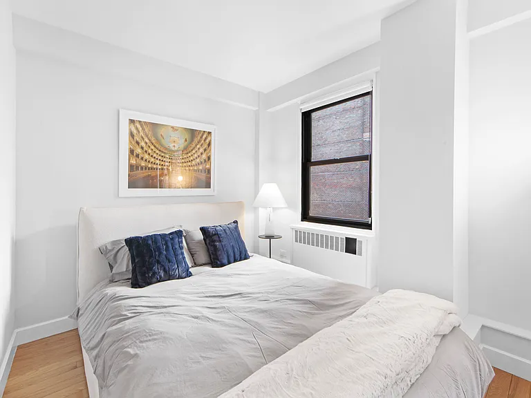 141 E 33rd St #11H — Photo 6