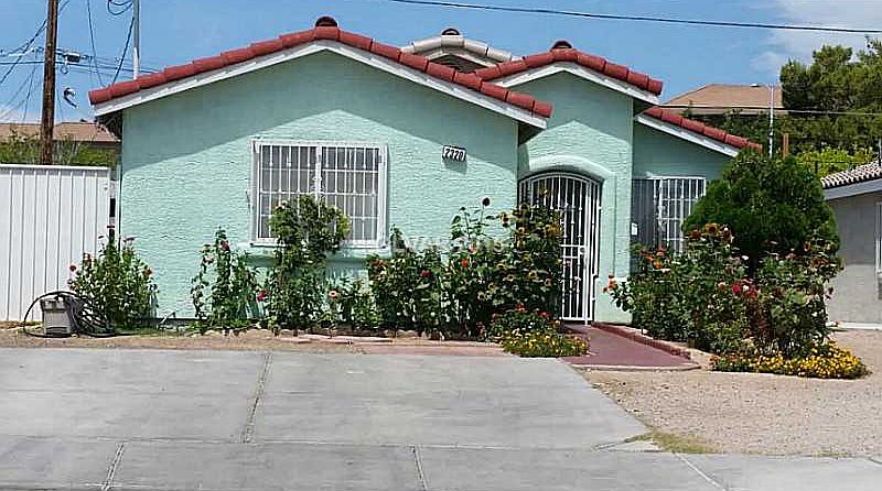 2nd image of 2320 Mariposa Ave
