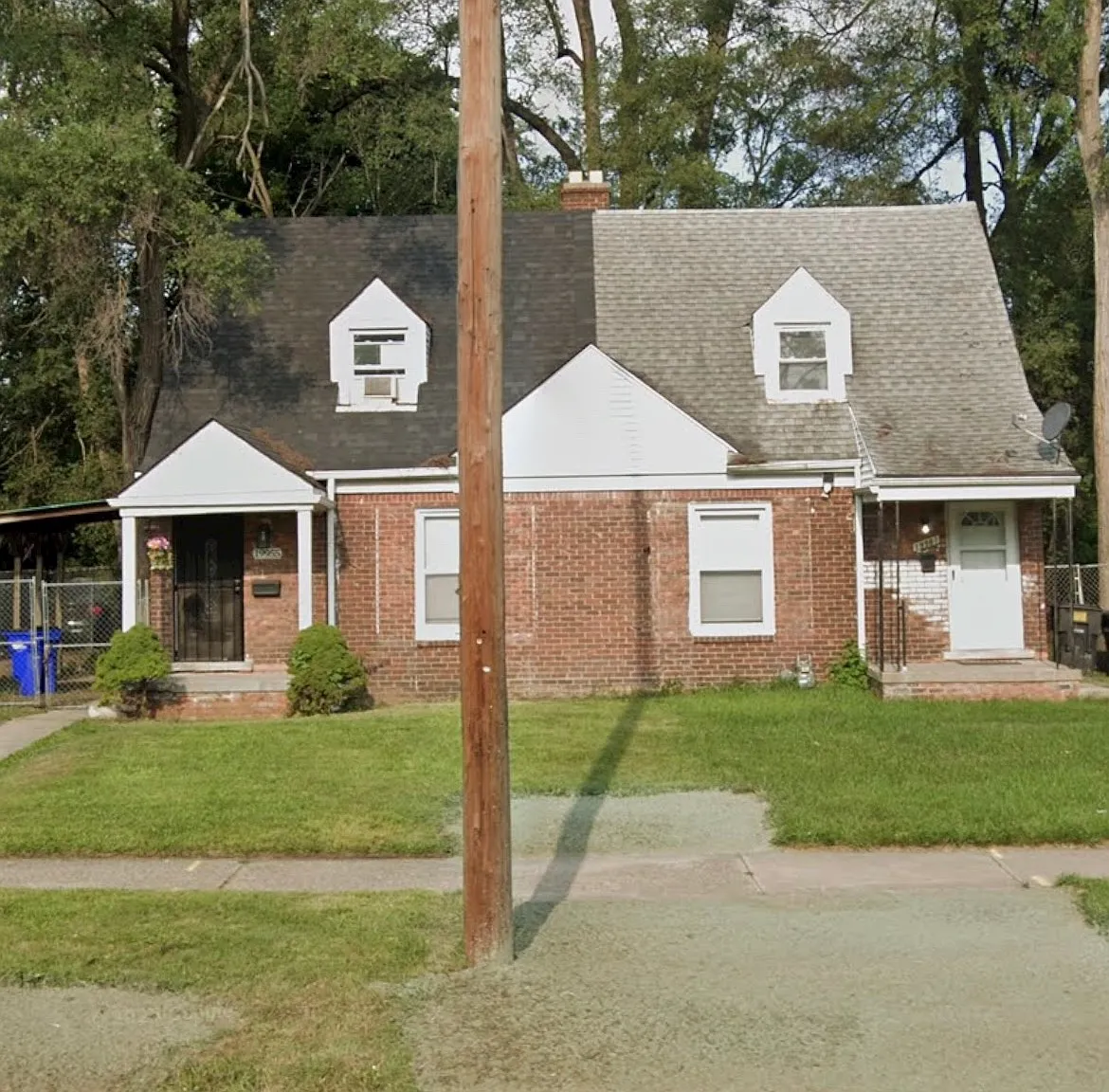 2 bed, 1000 sqft, $1,300 — Photo 1