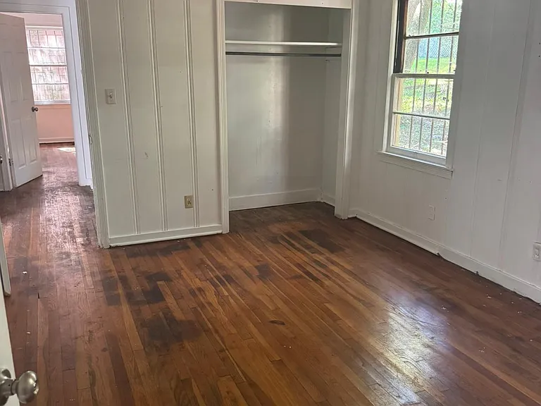 392 Cummins St — Photo 6
