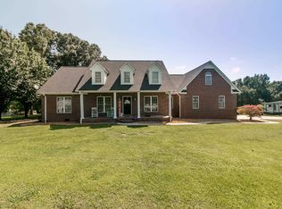 662 Taylor Rd, Hartselle, AL 35640