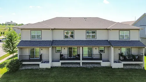Prairie Pines Townhomes Photo 1
