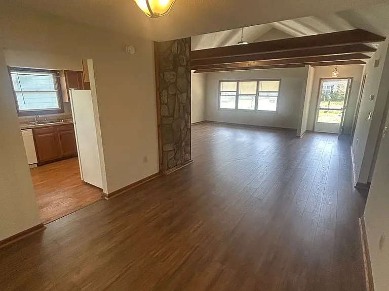 307 Stratford Pl — Photo 14