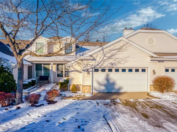 2 Whitaker Cv, Avon Lake, OH 44012