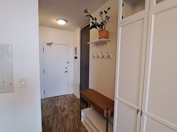 3rd image of 2464 Weston Rd #915