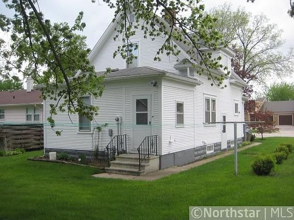 3rd image of 419 S Sibley Ave