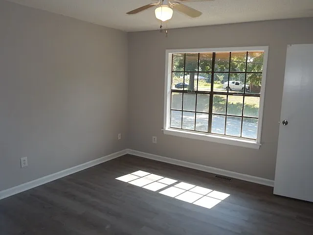 515 N Walnut St #B — Photo 10