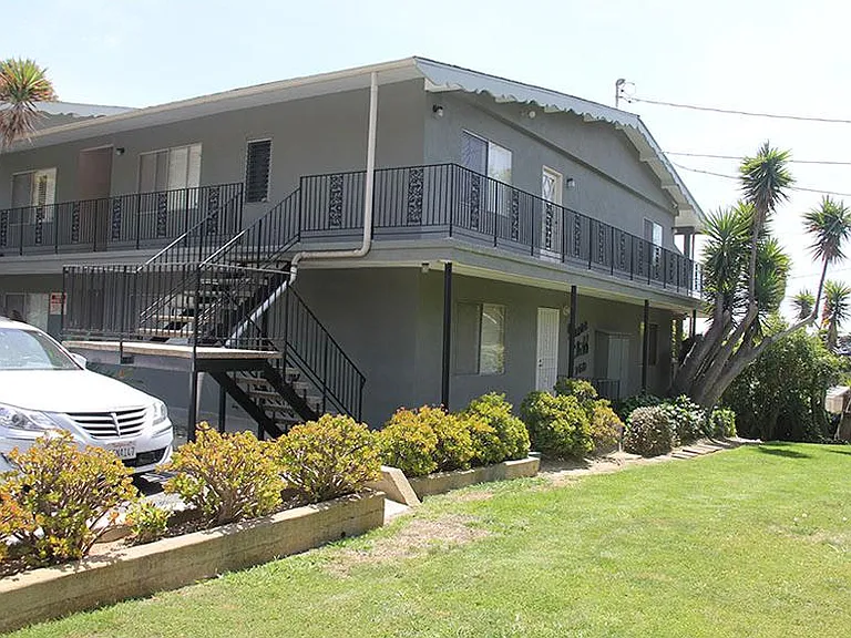 160 Evans Ave #24 — Photo 6