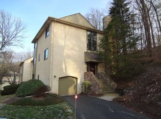 490 Lynetree Dr, West Chester, PA 19380