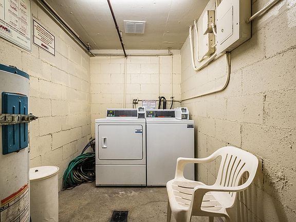 5th image of 2243 N Catalina St #F