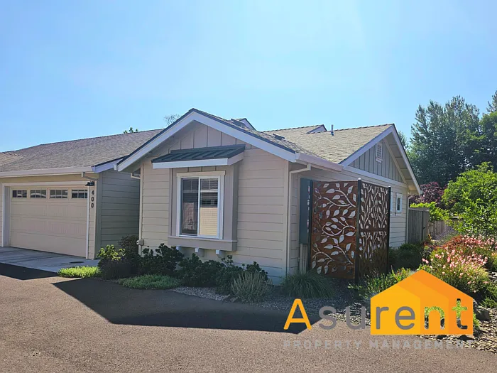 400 Village Ct photo 1
