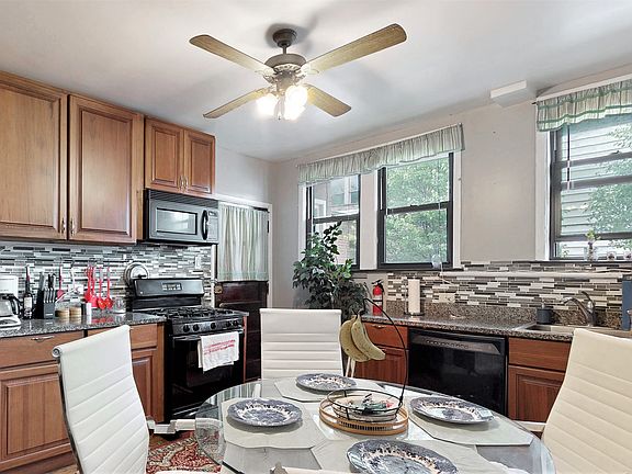 2nd image of 2607 W Hollywood Ave #2
