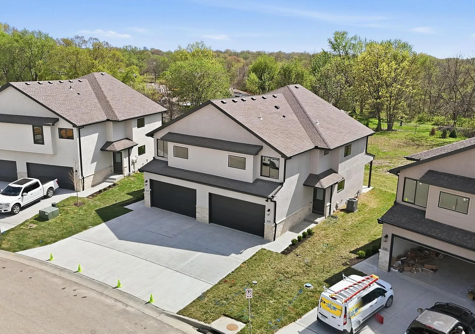 Spacious 3-Bedroom Home In Desirable Lee's Summit-Brand New — Photo 3