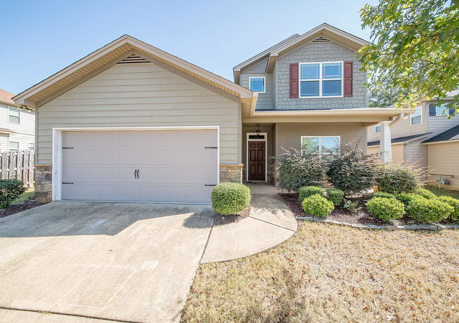 4BR/2.5 baths home in North Columbus! — Photo 1