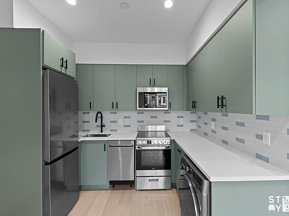 5th image of 1426 Greene Ave #3D