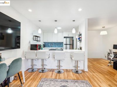 5 Embarcadero W APT 130, Oakland, CA, 94607
