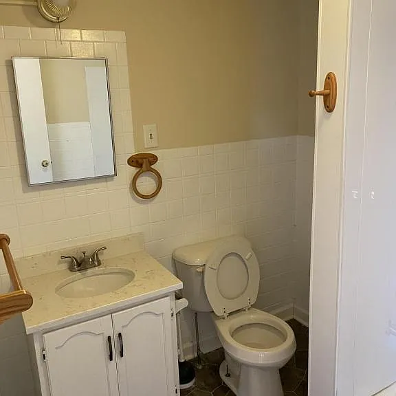 14013 Weaver Ave #B — Photo 5