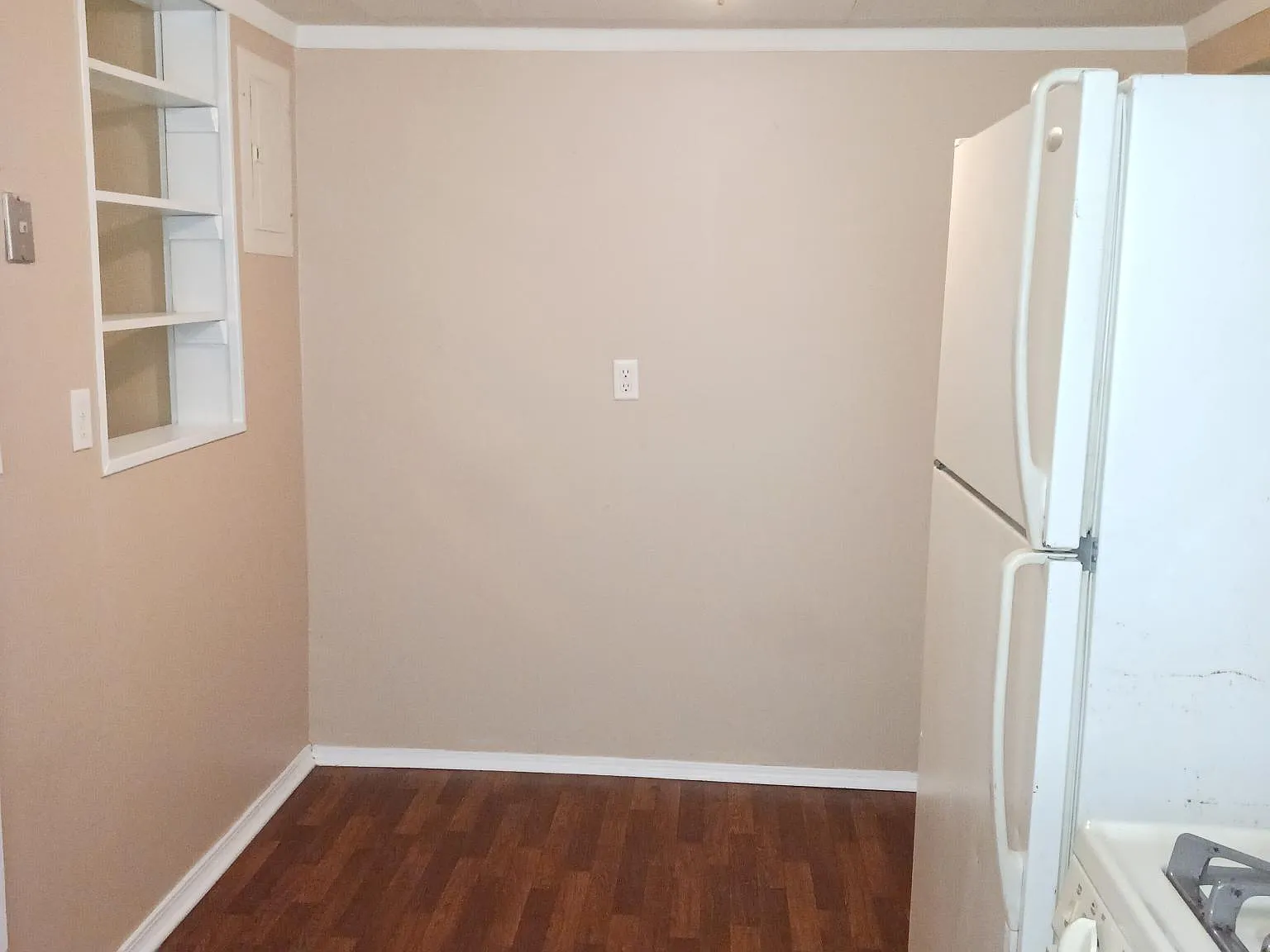 132 1/2 Maple St — Photo 4