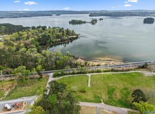 3 Adventure Rd, Guntersville, AL 35976