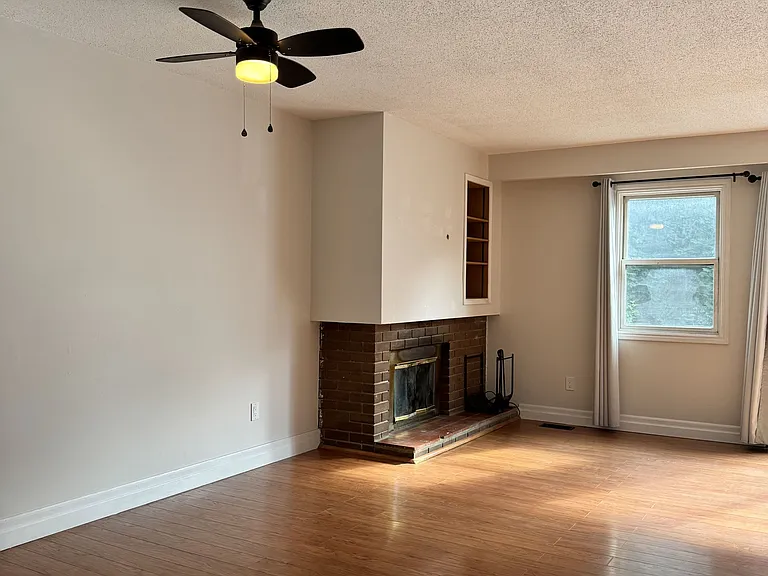145 Penfield Dr — Photo 10