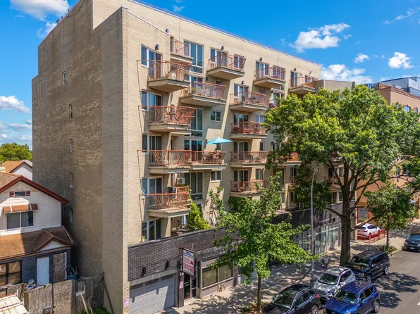 2511 Ocean Avenue image 3 of 21