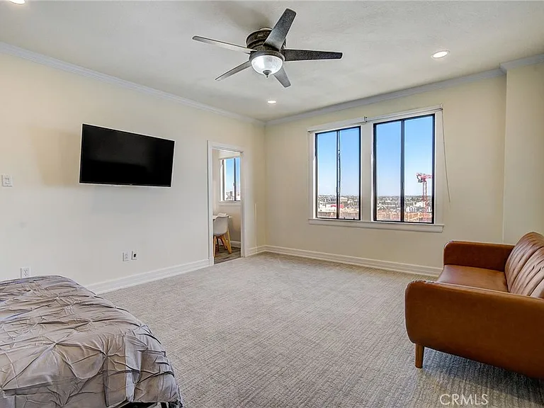 315 W 3rd St #1006 — Photo 11
