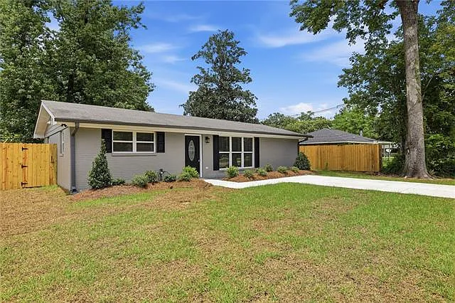 3 bed, 2.0 bath, 1250 sqft, $1,850 — Photo 2