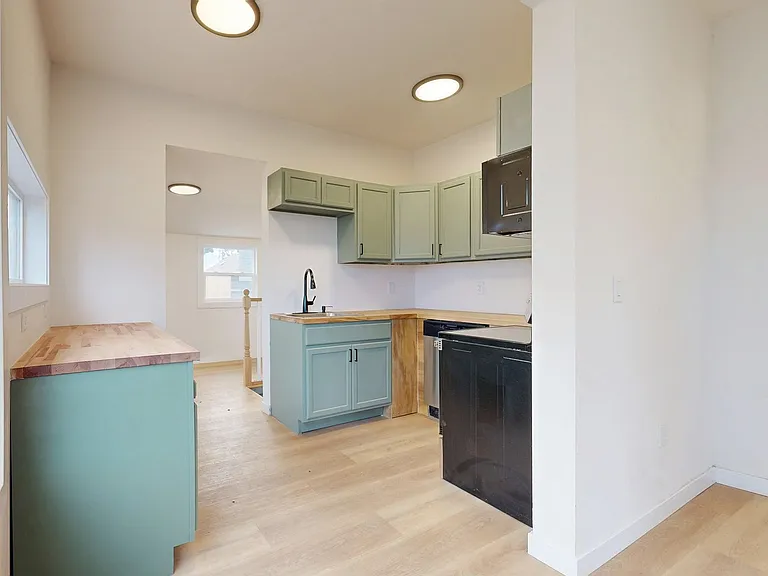 407 W Pine St — Photo 7