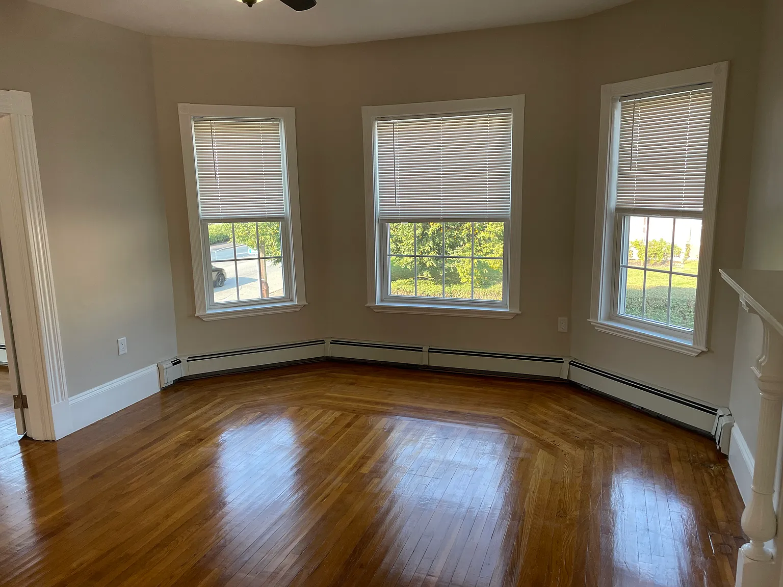2 bed, 1200 sqft, $2,200 — Photo 4