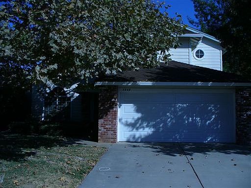 3rd image of 5949 Laguna Park Dr