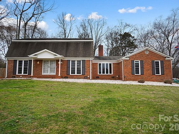 2nd image of 5637 Lebanon Rd