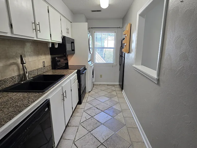 117 Kingsbury Dr — Photo 9