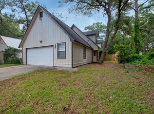 44 10th St, Shalimar, FL 32579