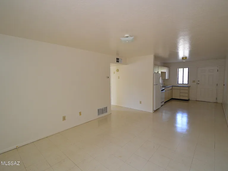 4115 E North St #3 — Photo 3