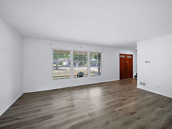 5th image of 797 Saratoga Ln