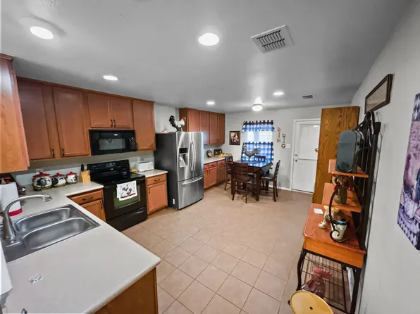 16333 Cowboy Trl, Justin, TX 76247