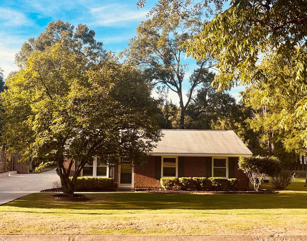 1435 55th St - Property Image