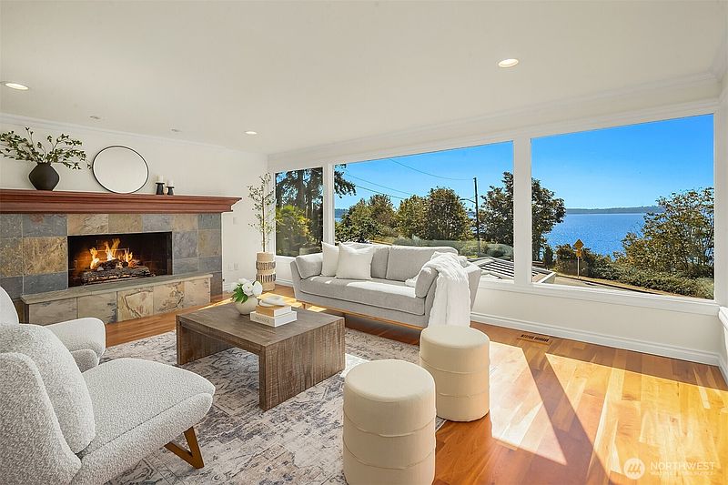 3rd image of 500 Waverly Way
