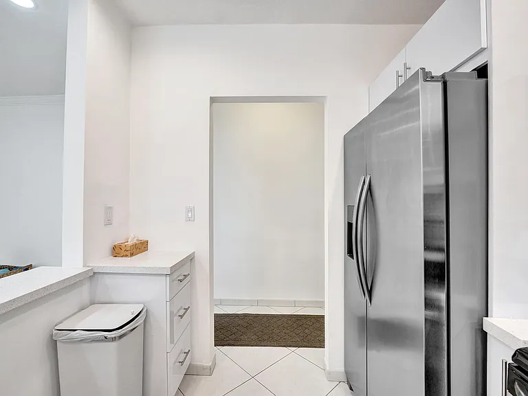 1450 N Riverside Dr #103 — Photo 21