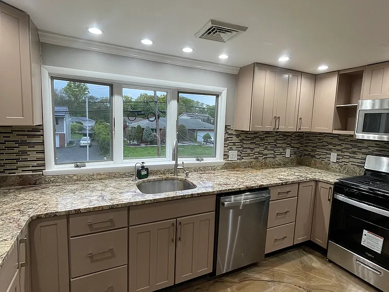 1072 Bordentown Ave — Photo 2
