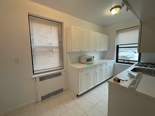 Rented by Contact Realty | media 6