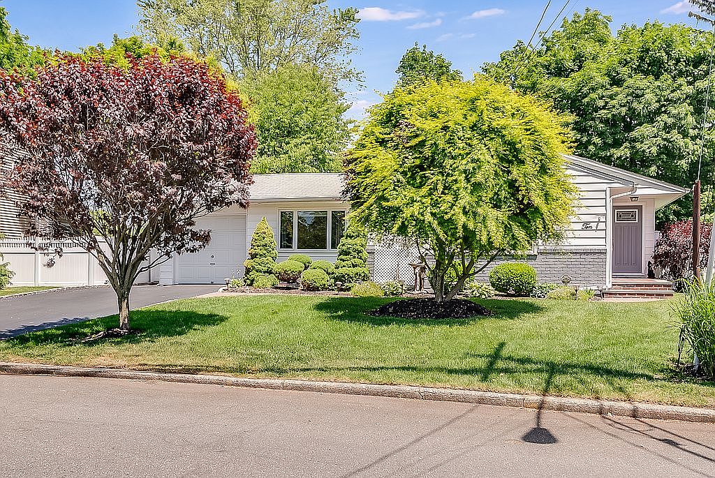 10 Grace Park Dr, Commack, NY 11725 Zillow